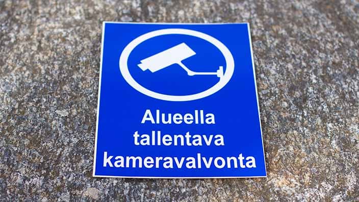 Alueella tallentava kameravalvonta -opastekilpi